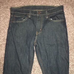 men’s dark blue levi jeans